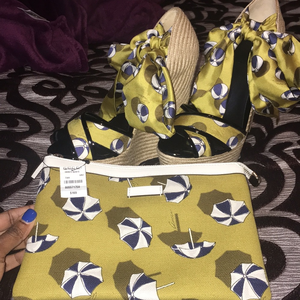AUTHENTIC Gucci wedge heels and small clutch
